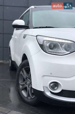 Внедорожник / Кроссовер Kia Soul 2016 в 