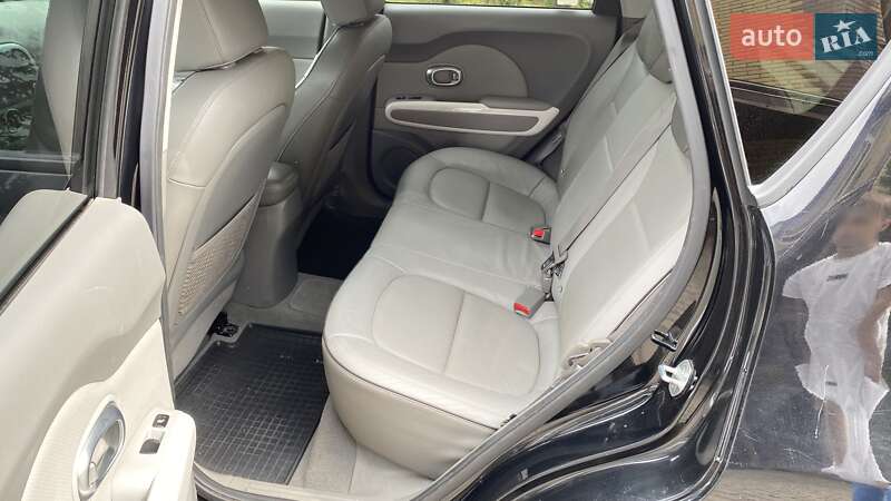 Внедорожник / Кроссовер Kia Soul 2016 в Киеве