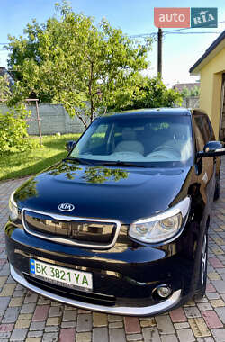 Позашляховик / Кросовер Kia Soul 2015 в Рівному