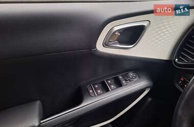 Позашляховик / Кросовер Kia Soul 2021 в 