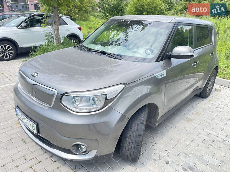 Позашляховик / Кросовер Kia Soul 2015 в Львові