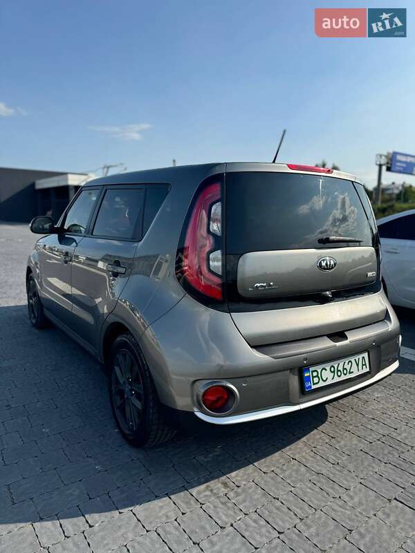 Позашляховик / Кросовер Kia Soul 2015 в Львові