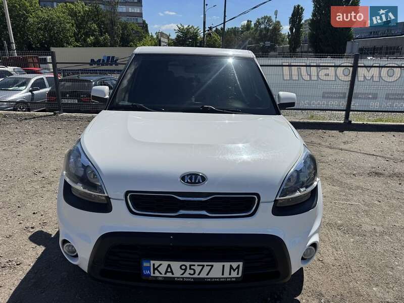 Внедорожник / Кроссовер Kia Soul 2011 в Вишневом