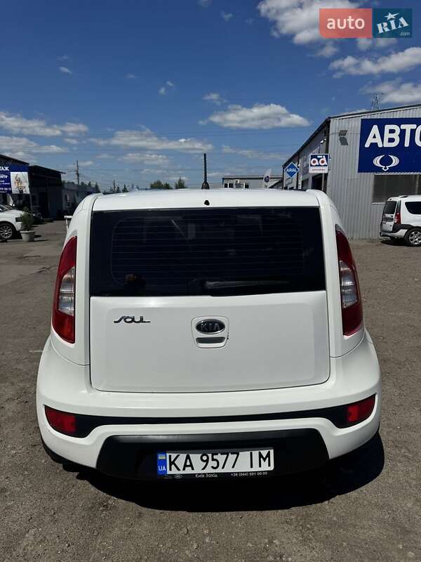Внедорожник / Кроссовер Kia Soul 2011 в Вишневом