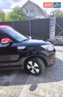 Позашляховик / Кросовер Kia Soul 2014 в 
