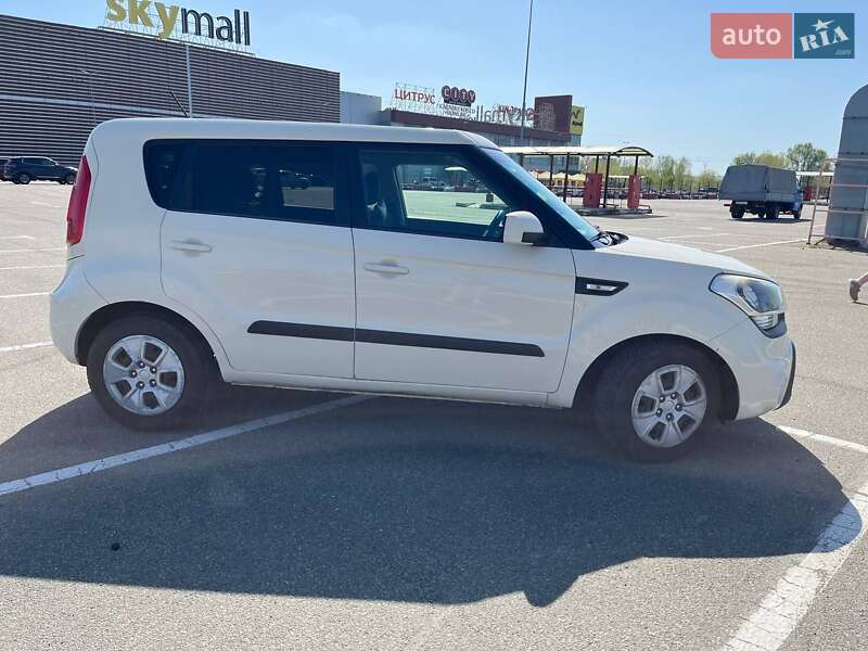 Позашляховик / Кросовер Kia Soul 2012 в Києві