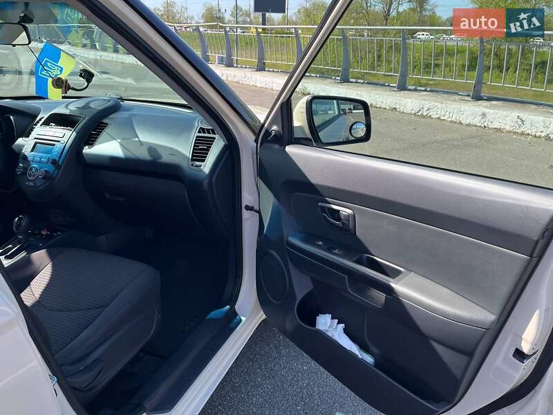Позашляховик / Кросовер Kia Soul 2012 в Києві