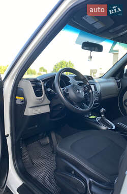 Внедорожник / Кроссовер Kia Soul 2016 в 