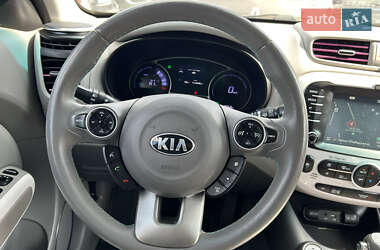 Внедорожник / Кроссовер Kia Soul 2016 в 