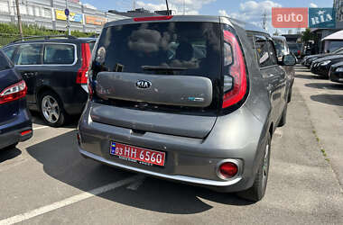Внедорожник / Кроссовер Kia Soul 2016 в 