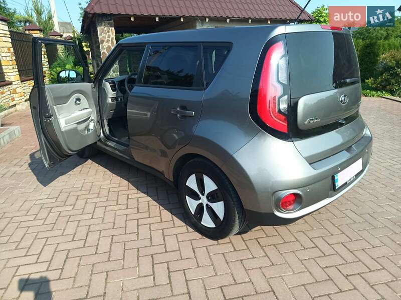 Позашляховик / Кросовер Kia Soul 2017 в Луцьку