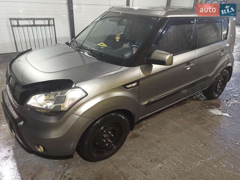 Позашляховик / Кросовер Kia Soul 2011 в Кам'янському