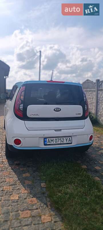 Позашляховик / Кросовер Kia Soul 2015 в Житомирі