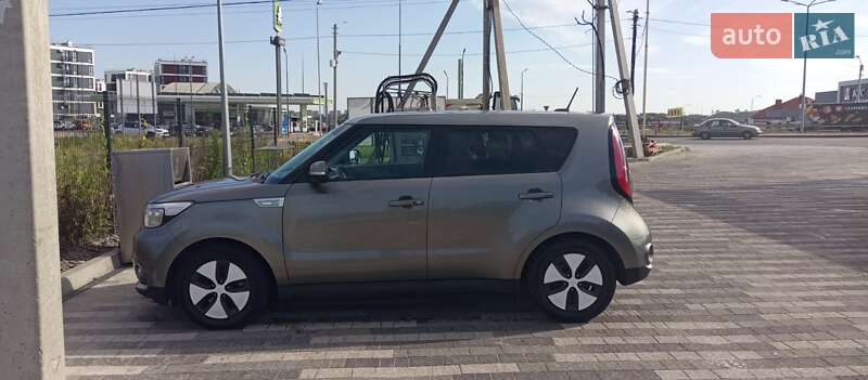 Внедорожник / Кроссовер Kia Soul 2015 в Сокольниках