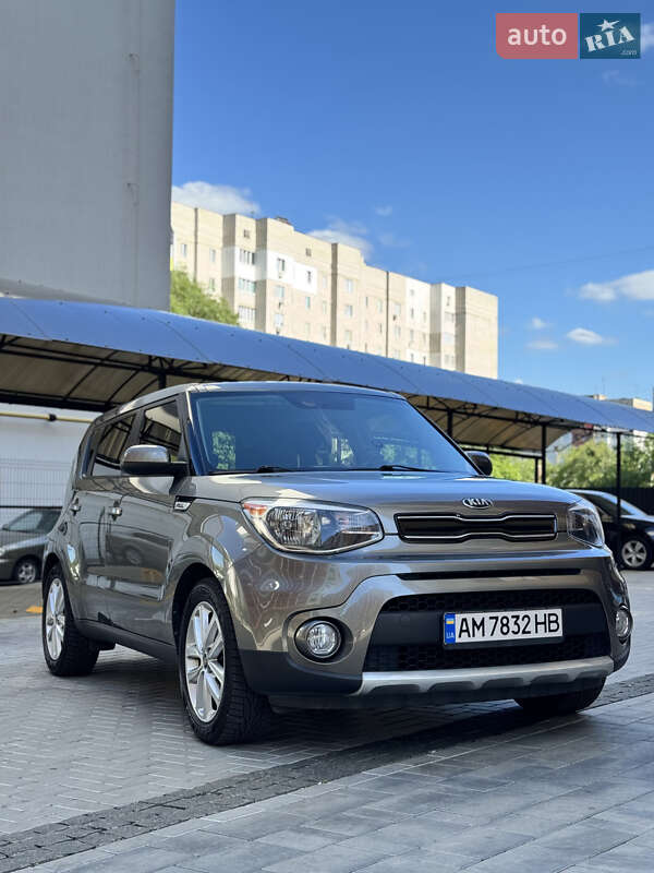 Позашляховик / Кросовер Kia Soul 2017 в Житомирі