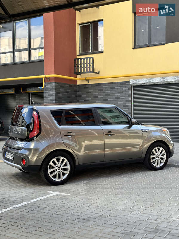 Позашляховик / Кросовер Kia Soul 2017 в Житомирі