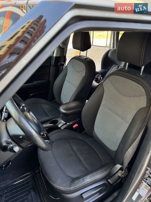 Позашляховик / Кросовер Kia Soul 2017 в Житомирі