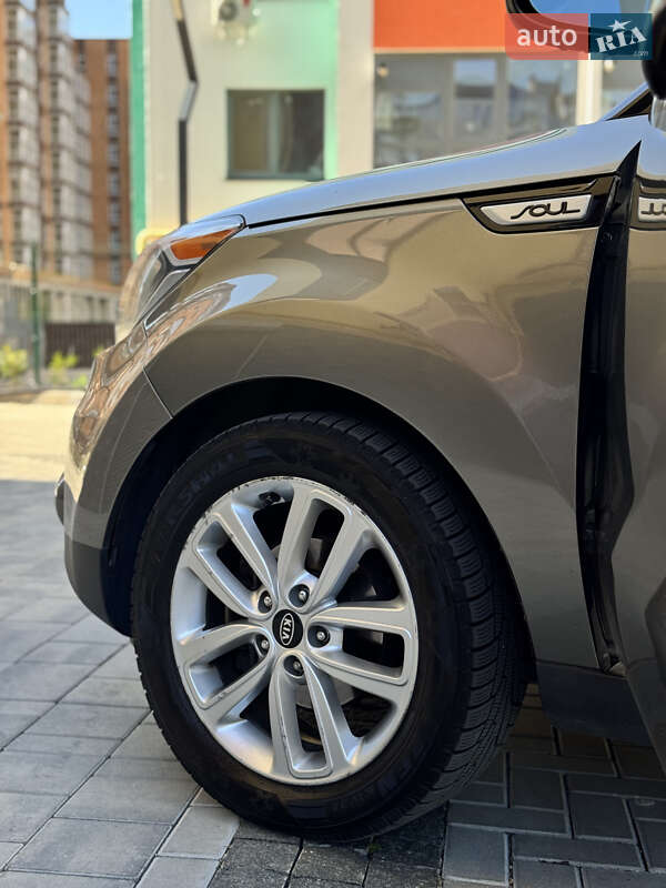 Позашляховик / Кросовер Kia Soul 2017 в Житомирі