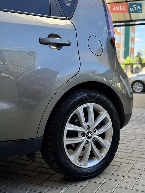Позашляховик / Кросовер Kia Soul 2017 в Житомирі