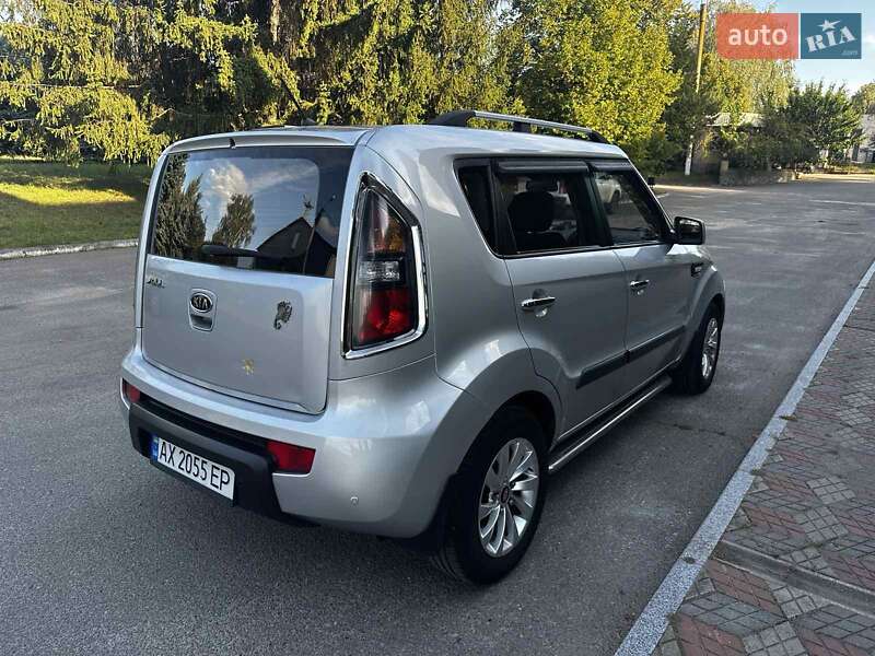 Внедорожник / Кроссовер Kia Soul 2010 в Краснограде