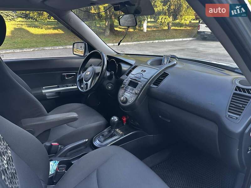 Внедорожник / Кроссовер Kia Soul 2010 в Краснограде