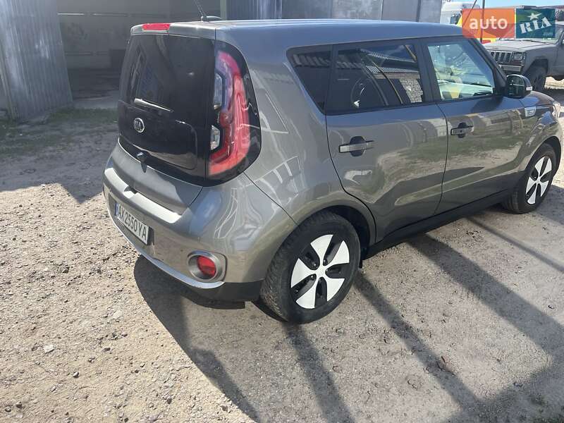 Внедорожник / Кроссовер Kia Soul 2016 в Харькове