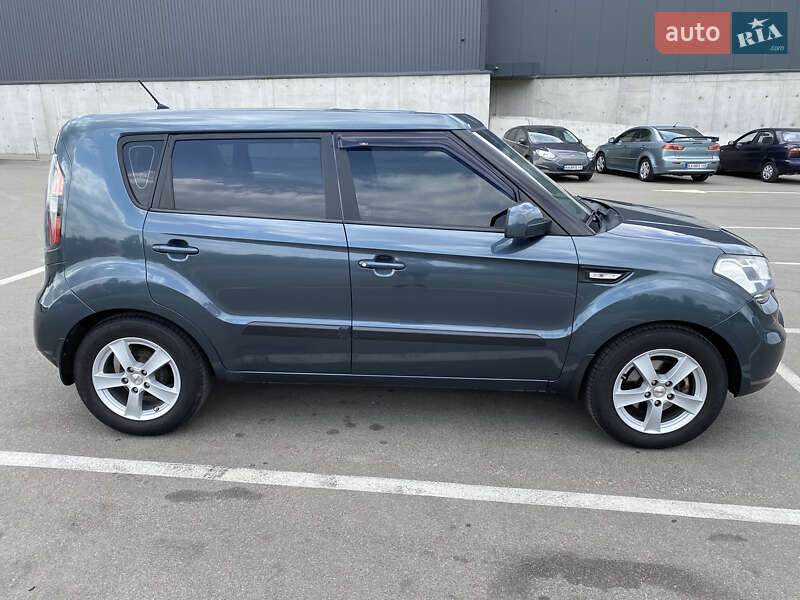 Внедорожник / Кроссовер Kia Soul 2010 в Ирпене