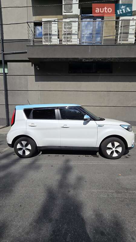Позашляховик / Кросовер Kia Soul 2014 в Дніпрі