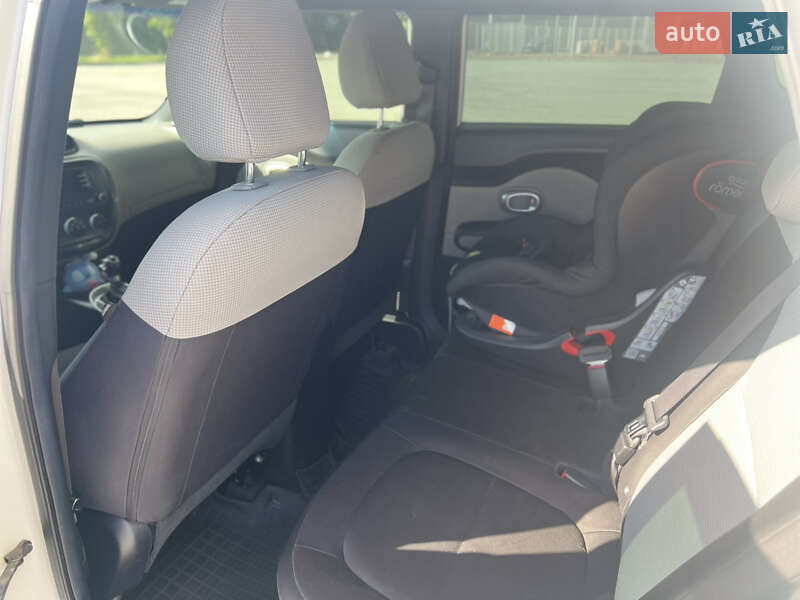 Позашляховик / Кросовер Kia Soul 2016 в Львові