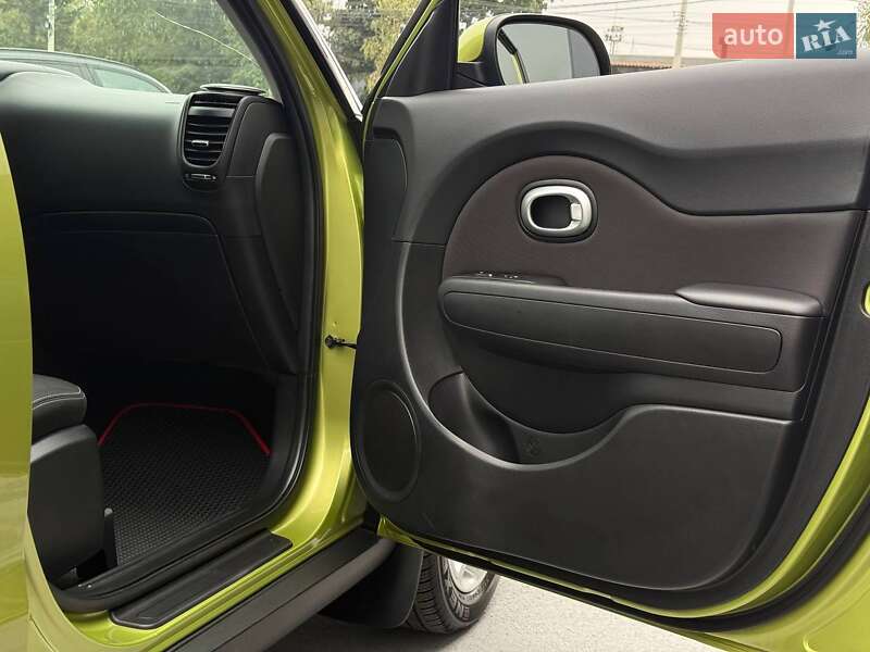 Внедорожник / Кроссовер Kia Soul 2017 в Ровно