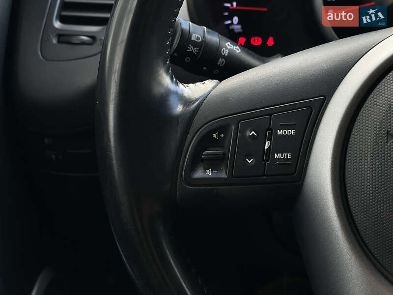 Позашляховик / Кросовер Kia Soul 2012 в Одесі