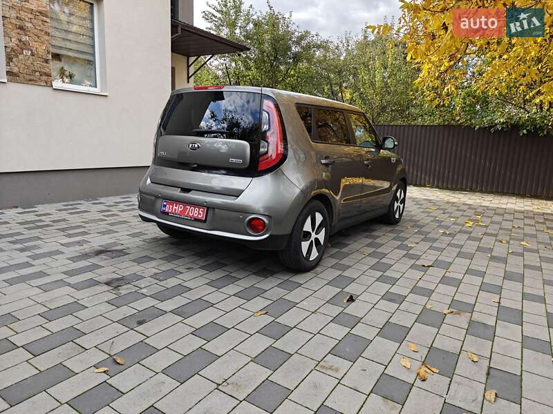 Внедорожник / Кроссовер Kia Soul 2015 в Ивано-Франковске