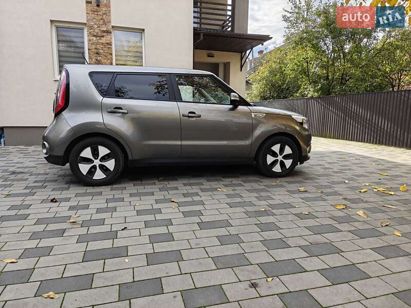 Внедорожник / Кроссовер Kia Soul 2015 в Ивано-Франковске
