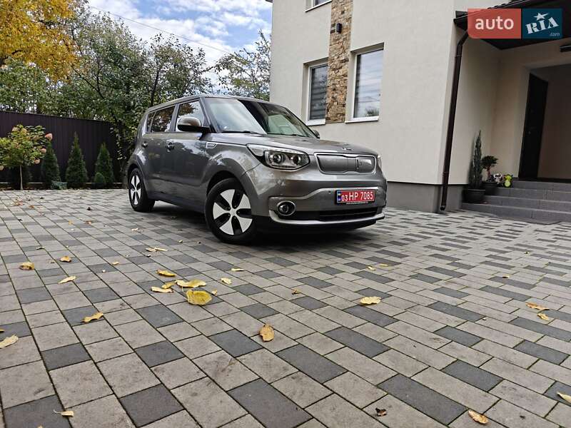 Внедорожник / Кроссовер Kia Soul 2015 в Ивано-Франковске