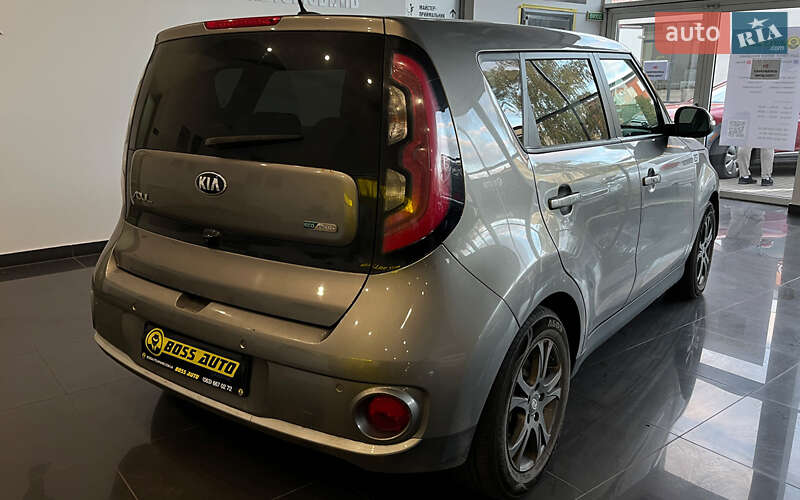Позашляховик / Кросовер Kia Soul 2015 в Шептицькому