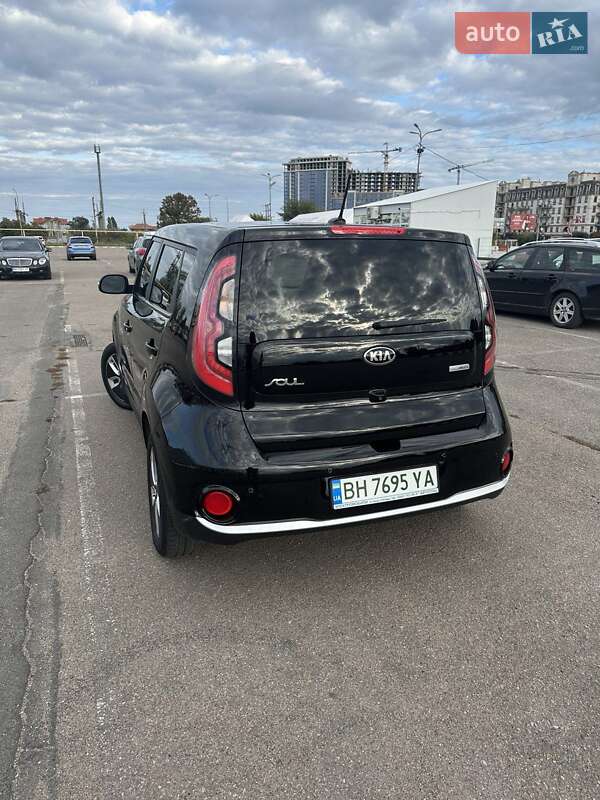 Позашляховик / Кросовер Kia Soul 2016 в Одесі
