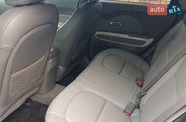 Позашляховик / Кросовер Kia Soul 2016 в 