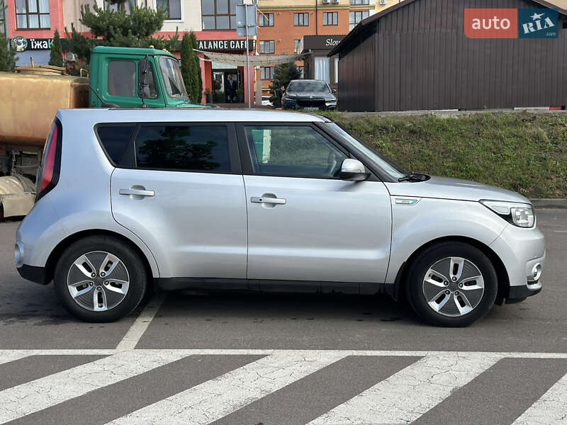 Внедорожник / Кроссовер Kia Soul 2017 в Ровно фото 12 Внедорожник / Кроссовер Kia Soul 2017 в Ровно