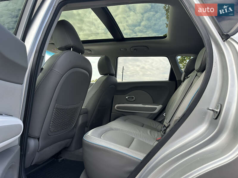 Внедорожник / Кроссовер Kia Soul 2017 в Ровно фото 33 Внедорожник / Кроссовер Kia Soul 2017 в Ровно