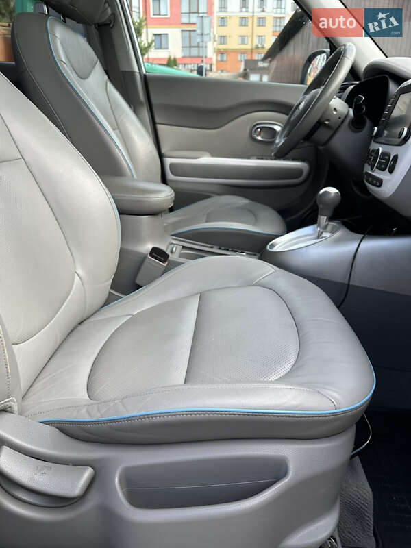 Внедорожник / Кроссовер Kia Soul 2017 в Ровно фото 36 Внедорожник / Кроссовер Kia Soul 2017 в Ровно