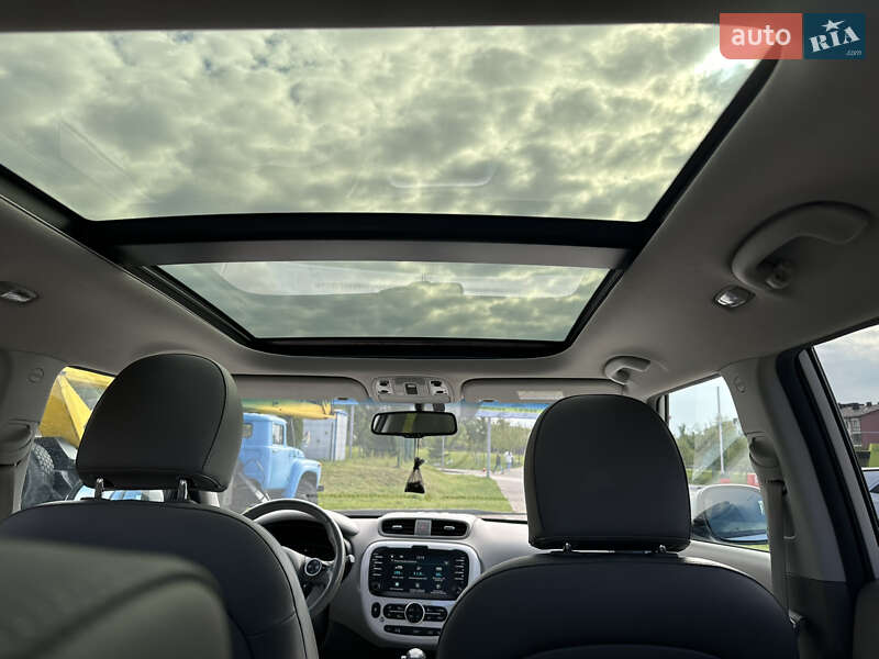 Внедорожник / Кроссовер Kia Soul 2017 в Ровно фото 46 Внедорожник / Кроссовер Kia Soul 2017 в Ровно