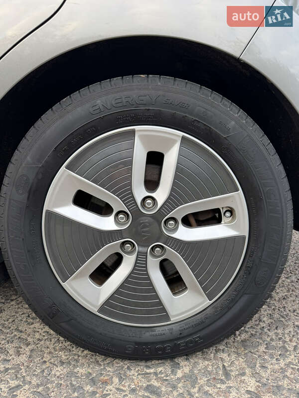 Позашляховик / Кросовер Kia Soul 2019 в Луцьку фото 31 Позашляховик / Кросовер Kia Soul 2019 в Луцьку