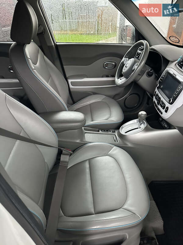 Внедорожник / Кроссовер Kia Soul 2015 в Звягеле