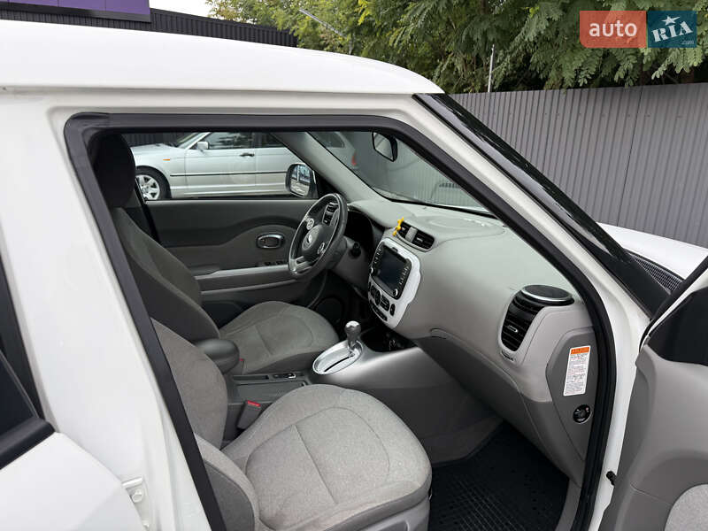 Внедорожник / Кроссовер Kia Soul 2015 в Ровно
