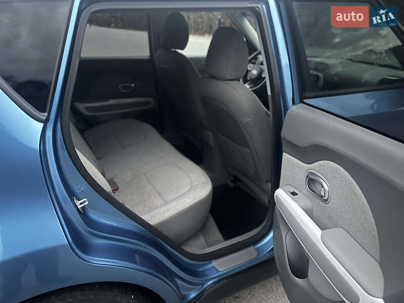 Внедорожник / Кроссовер Kia Soul 2015 в Днепре фото 16 Внедорожник / Кроссовер Kia Soul 2015 в Днепре