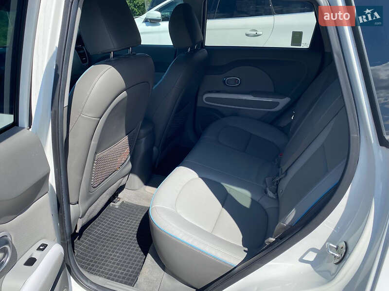 Внедорожник / Кроссовер Kia Soul 2016 в Житомире фото 11 Внедорожник / Кроссовер Kia Soul 2016 в Житомире