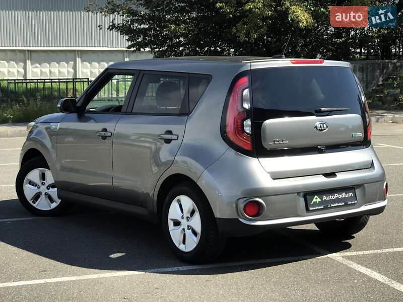 Позашляховик / Кросовер Kia Soul 2015 в Києві