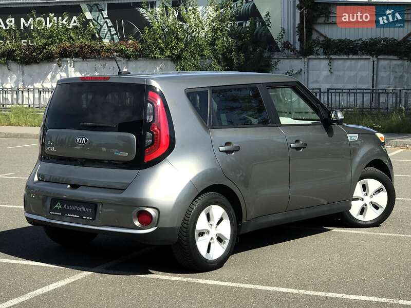 Позашляховик / Кросовер Kia Soul 2015 в Києві