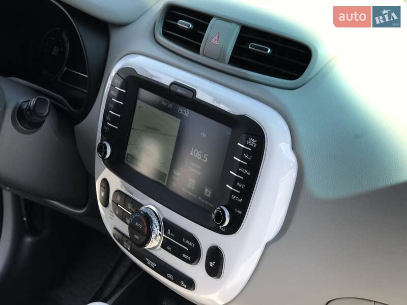 Позашляховик / Кросовер Kia Soul 2015 в Києві