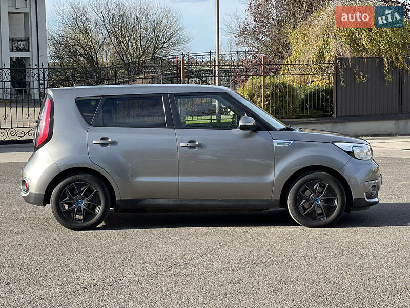 Внедорожник / Кроссовер Kia Soul 2016 в Владимире фото 3 Внедорожник / Кроссовер Kia Soul 2016 в Владимире